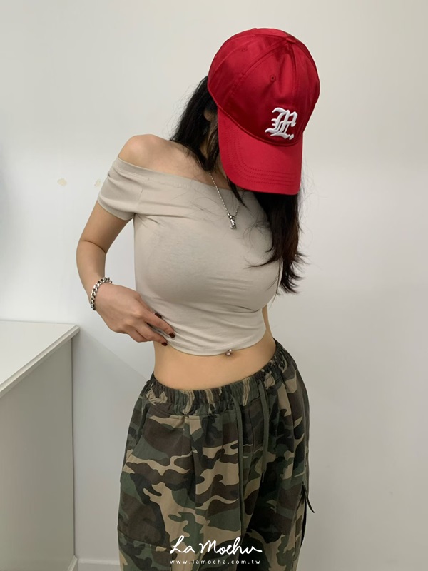 顯瘦彈性寬領上衣(闆娘.花花清單)